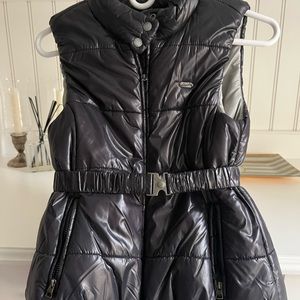 DIESEL KIDS size 10 Black puffer vest with attached belt detail